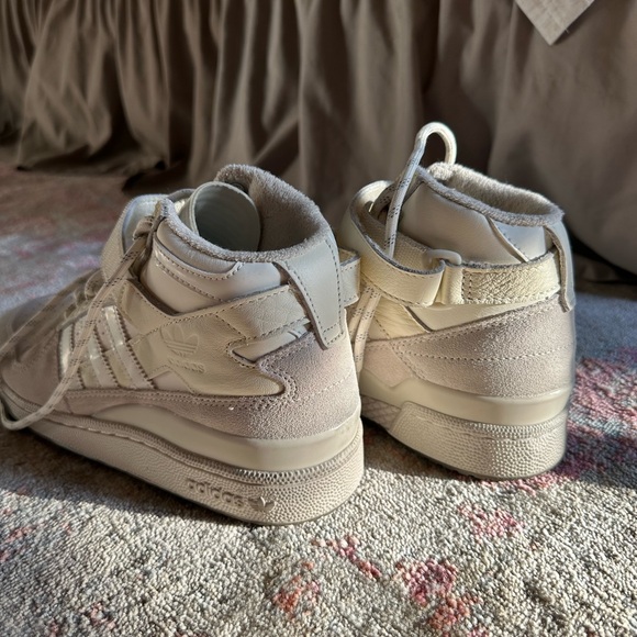 • Adidas Ivy Park High Top Sneakers • - Picture 3 of 5